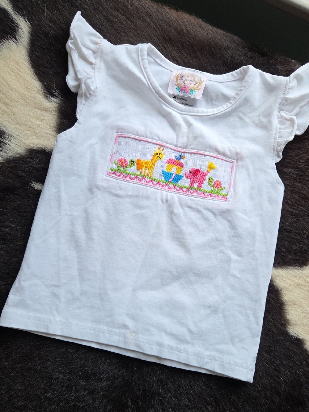 White Girls' Smocked Short Sleeve Top - Cute Animal Embroidery